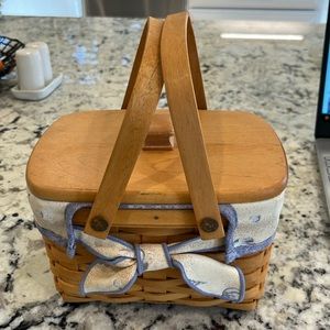 Vintage (1999) Longaberger Basket w/ Knob Lid, fitted Cloth Liner, Plastic Liner